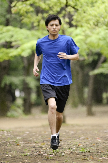 ランナーの腰痛 原因と対処法を教えます 埼玉のこども整体 スポーツ整体 越谷base 北越谷駅徒歩4分